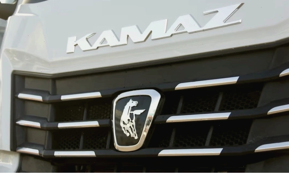 Xe hơi logo con ngựa, biểu tượng Ferrari