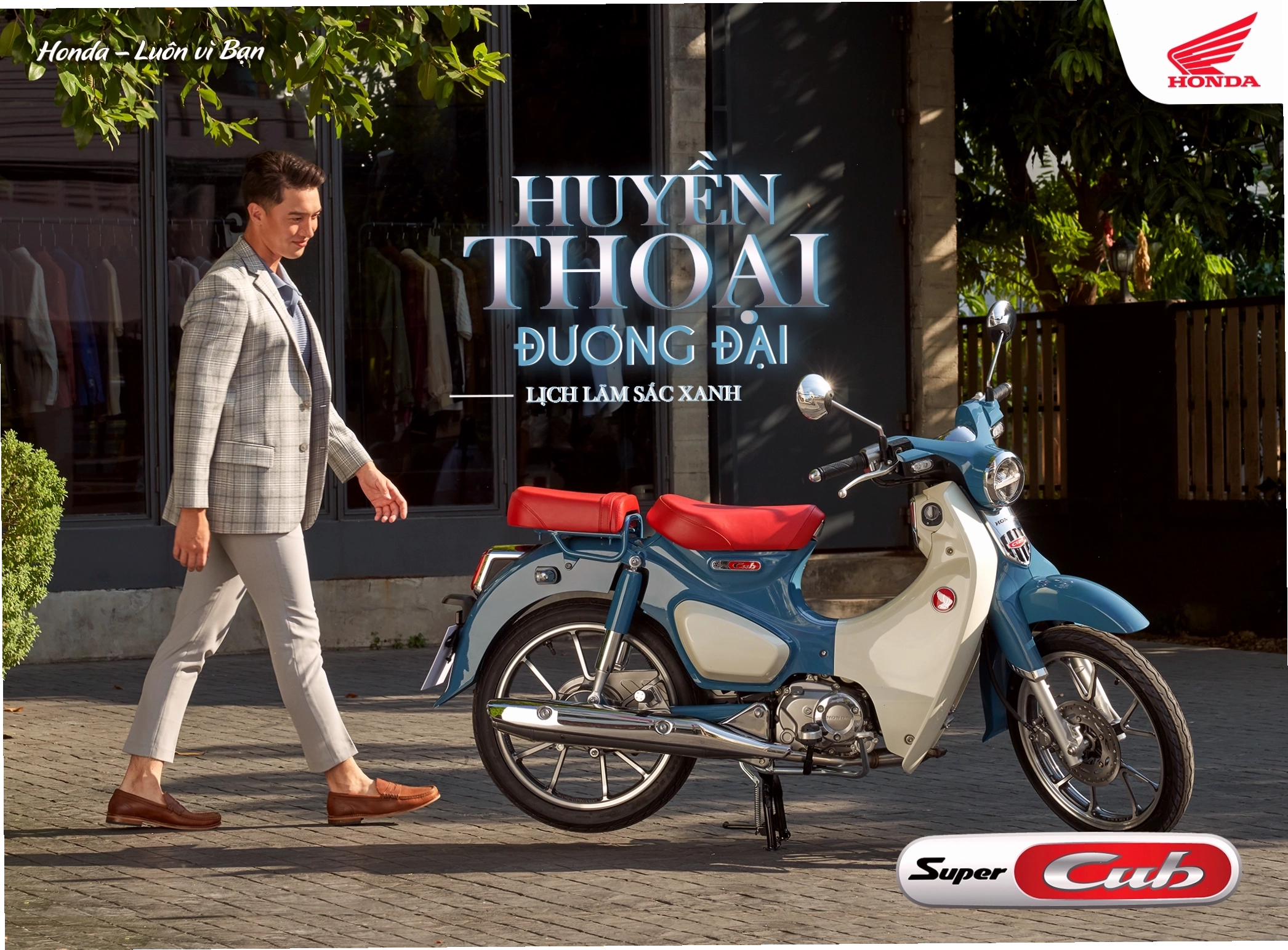 Xe Honda Super Cub C125 với sắc xanh lịch lãm, đậm chất cổ điển và hiện đại