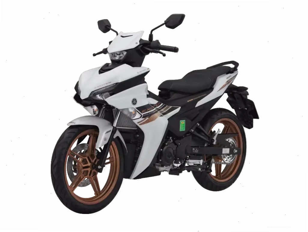 Xe máy Yamaha thể thao màu trắng với bánh xe màu đồng
