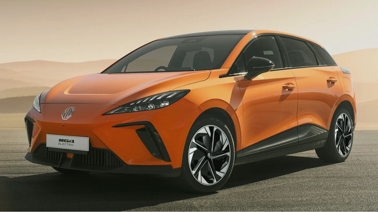 Xe ô tô điện MG4 EV màu cam cá tính