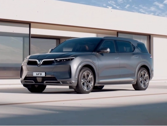 Xe ô tô điện Toyota với thiết kế thanh lịch
