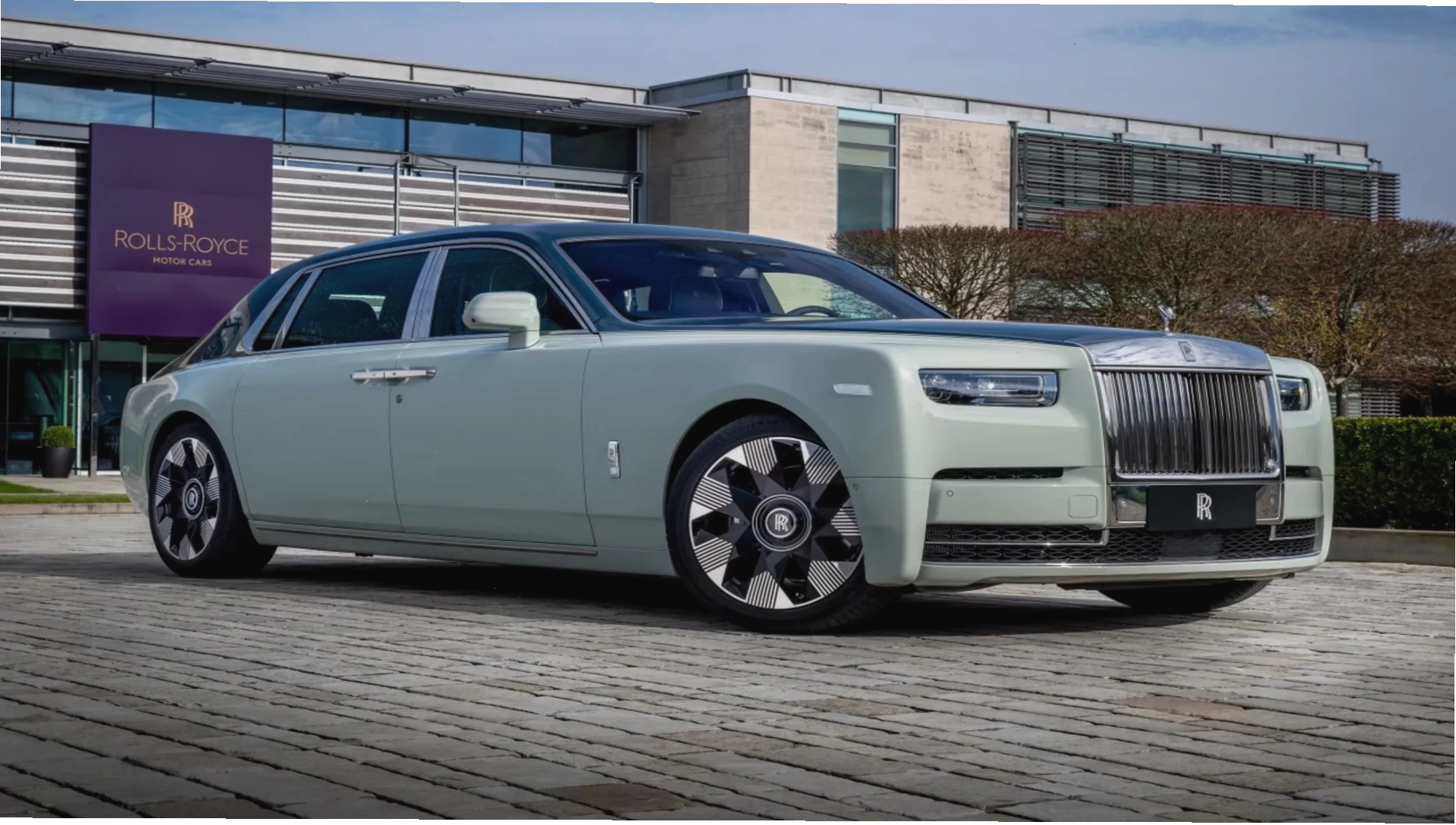 Xe Rolls-Royce đắt nhất thế giới biểu tượng của sự xa hoa và quyền quý