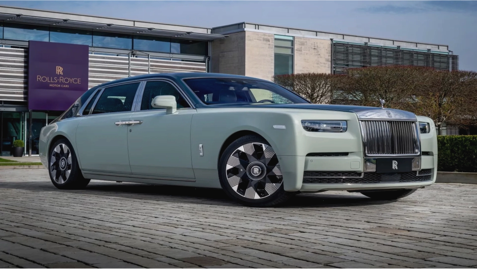 Xe Rolls-Royce đắt nhất thế giới - Biểu tượng của sự xa xỉ