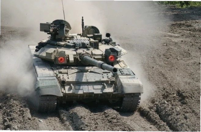 Xe tăng T-90 của Nga trong một cuộc duyệt binh