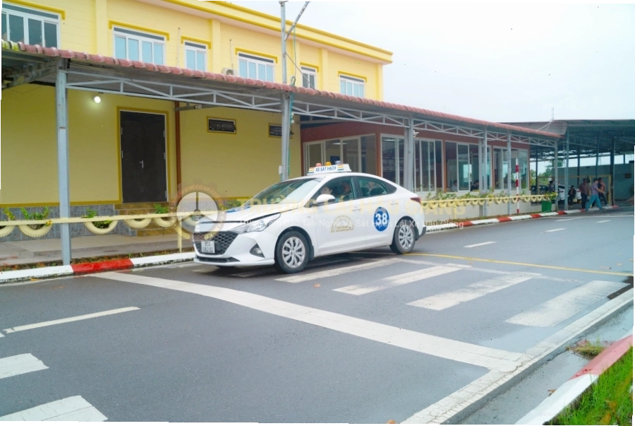 Xe tập lái hạng B số tự động tại Trường Lái Xe Hậu Giang