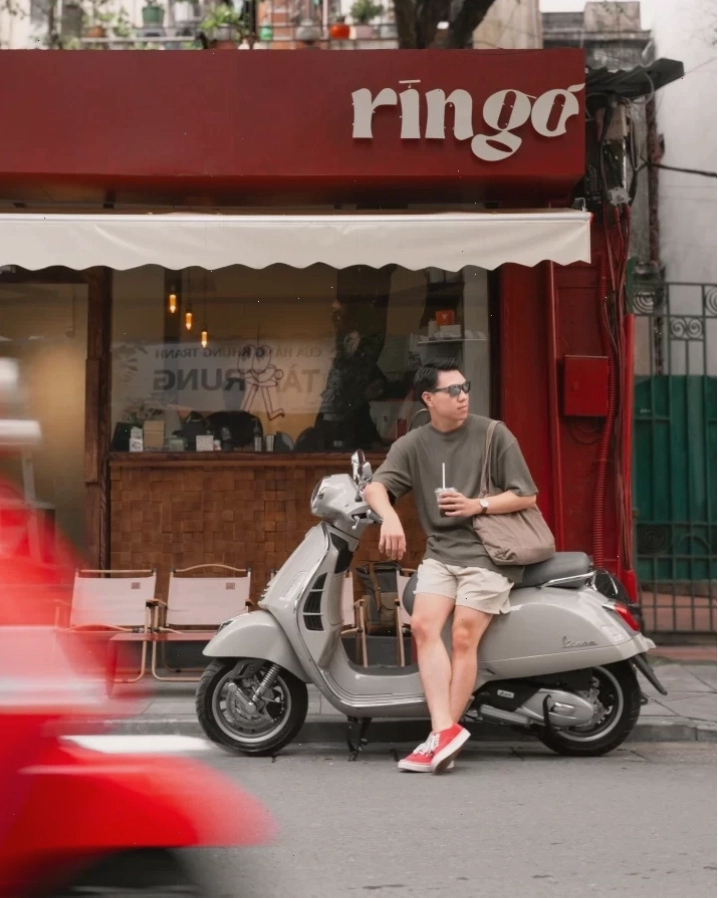 Xe Vespa GTS Classic 150 với thiết kế cổ điển sang trọng