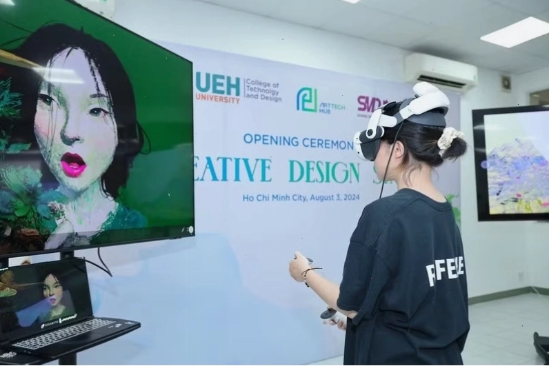 Trải nghiệm triển lãm tranh thực tế ảo VR