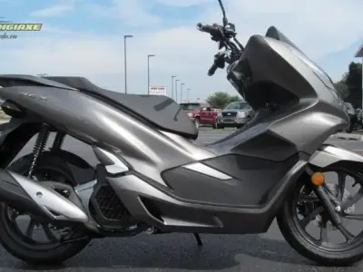 Bộ sưu tập ảnh xe Honda PCX eHEV - Đỉnh cao công nghệ