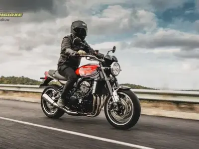 Đánh giá Kawasaki Z900RS - Thiết kế, động cơ và hiệu suất