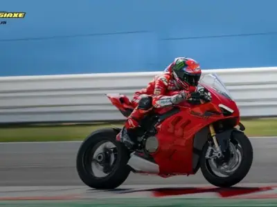 Chiêm ngưỡng Ducati Panigale V4 qua bộ ảnh ấn tượng
