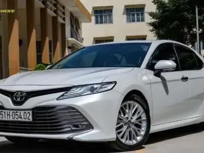 Kho tàng 100+ ảnh xe Toyota Camry 2.0G đa dạng, phong phú