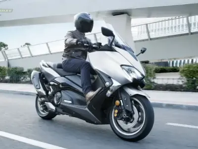 Bộ sưu tập ảnh Yamaha TMAX DX - Mẫu xe tay ga thể thao cao cấp