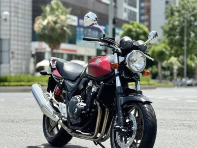 Honda CB400: Huyền thoại đường phố và những nâng cấp đáng giá