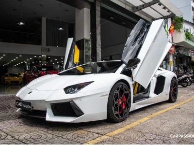 Khám phá Lamborghini Aventador LP700-4: Giá bán, Thông số và Đánh giá chi tiết