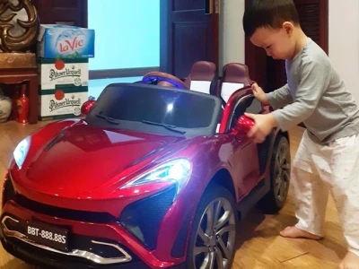 Khám phá thế giới cửa hàng xe điện trẻ em: Hướng dẫn chọn xe ưng ý