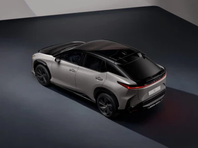 Lexus RZ 2026: Xe điện tiên phong với công nghệ lái giả lập độc đáo