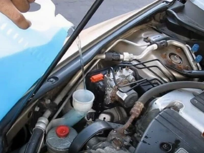 Nước rửa kính ô tô: Hướng dẫn chọn mua và sử dụng hiệu quả