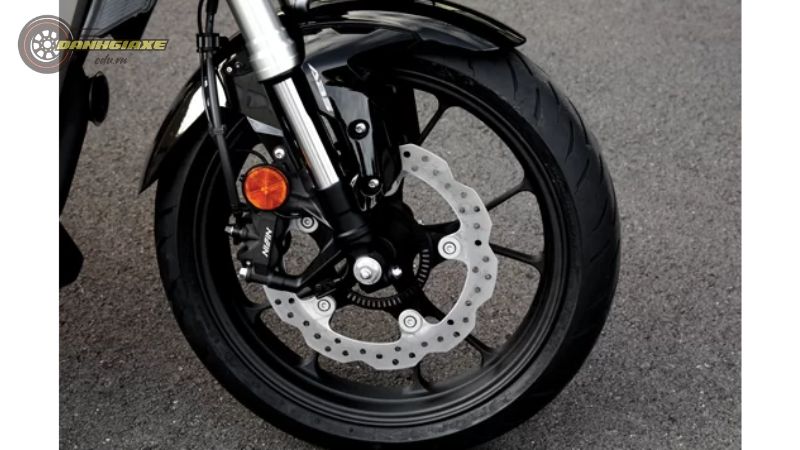 Honda CB300R 10