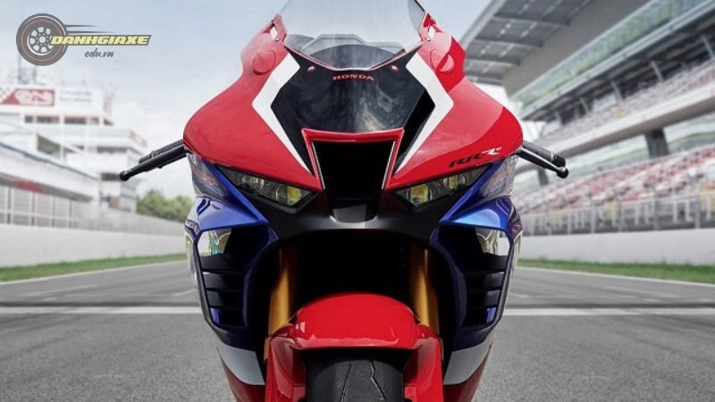 Honda CBR1000RR-R 7