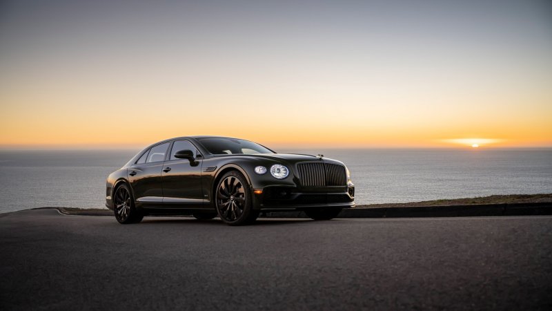 Ảnh ngoại thất xe Bentley Flying Spur 5