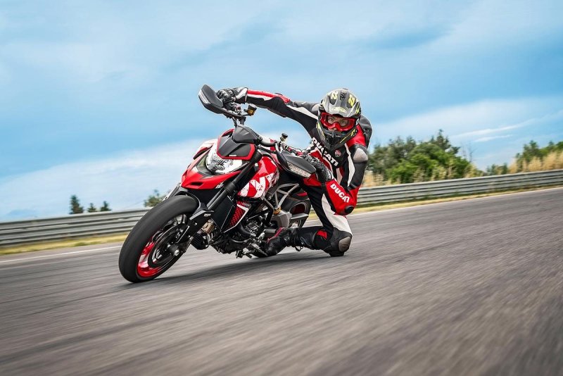 Ảnh xe Hypermotard 950 siêu đẹp 1