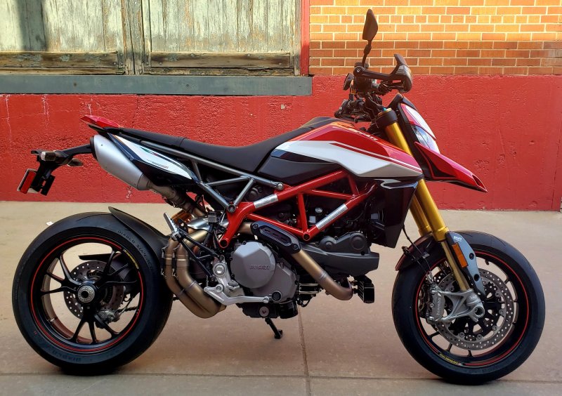 Ảnh xe Hypermotard 950 siêu đẹp 7