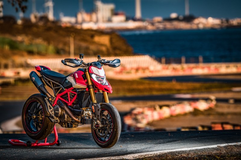 Ảnh xe Hypermotard 950 siêu đẹp 16