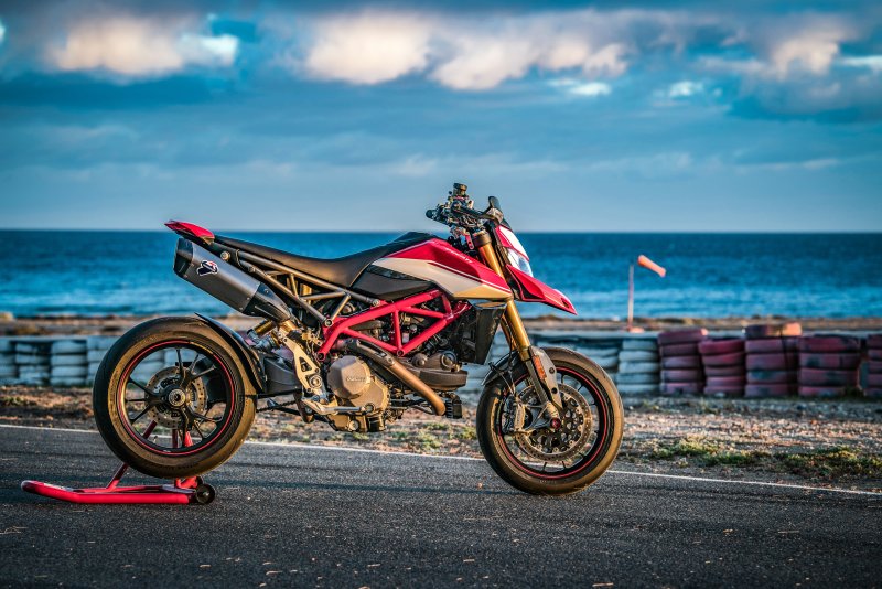 Ảnh xe Hypermotard 950 siêu đẹp 19