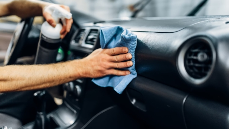 Tầm quan trọng của việc vệ sinh nội thất xe ô tô