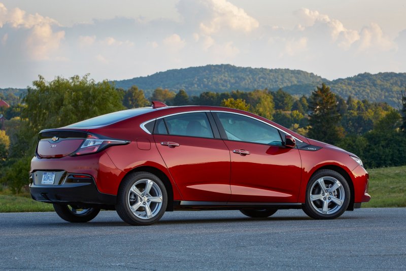 Chevrolet Volt từ mọi góc nhìn 20