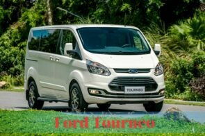 Ford Tourneo: Giá bán, thông số kỹ thuật và đánh giá xe