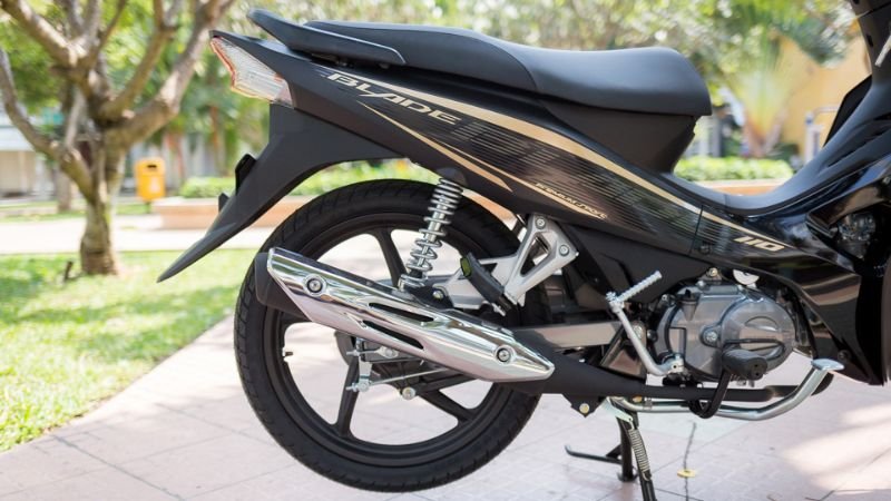 Honda Blade 110 bản thể thao 11