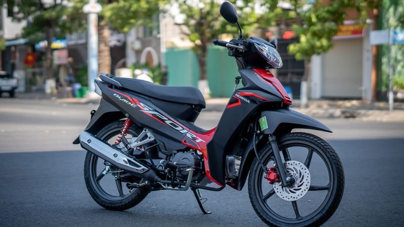 Honda Blade 110 bản tiêu chuẩn 4