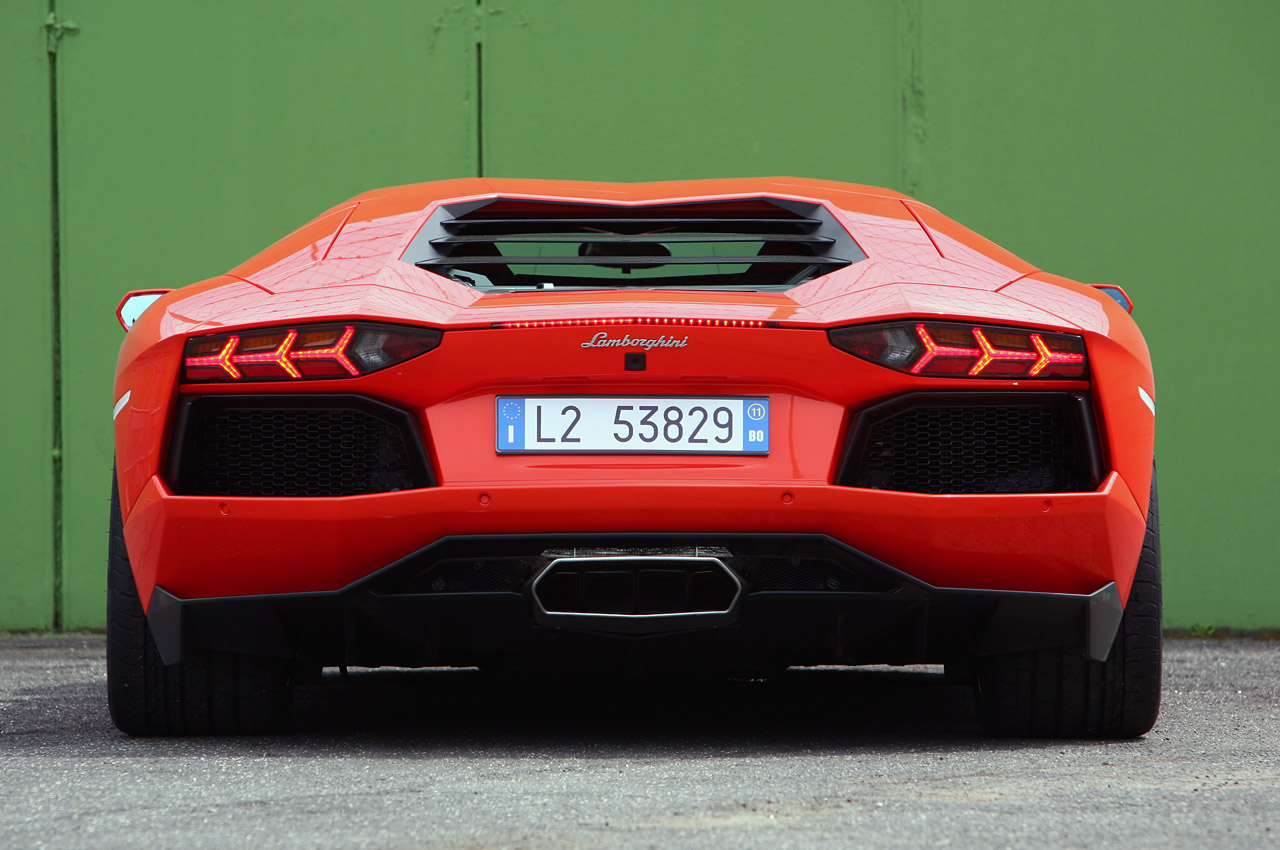 Tải hình ảnh xe Lamborghini Aventador 4K 12