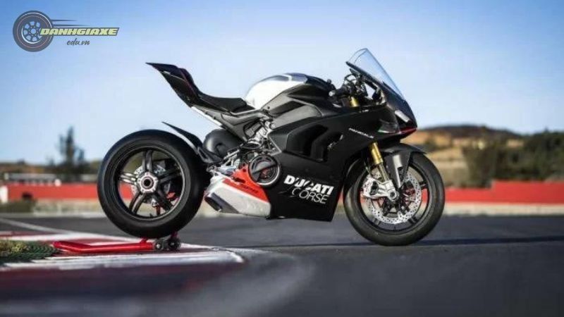 Ducati Panigale V4 4