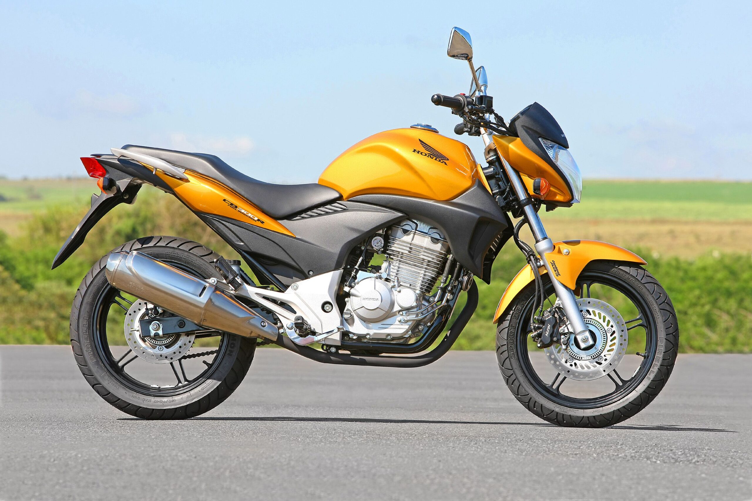 Honda CB300R 23