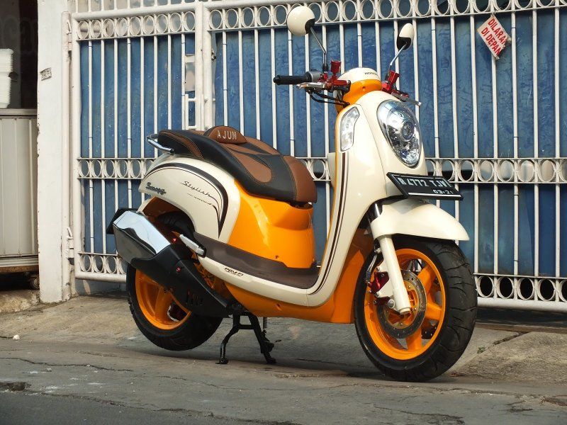 Honda Scoopy 13