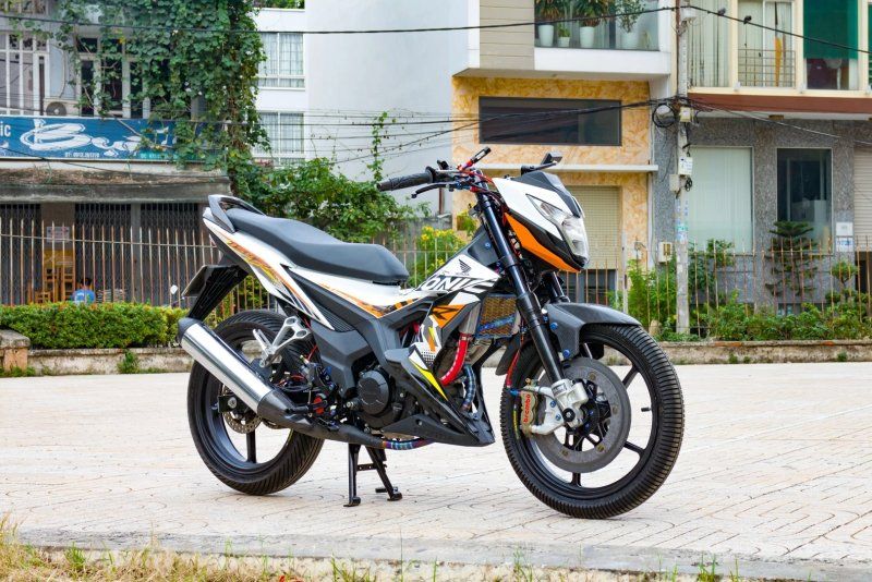 Honda Sonic 150R 13