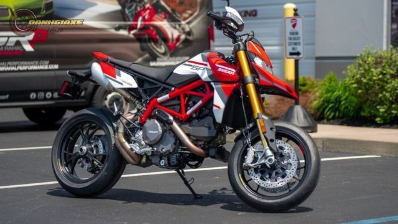 Hypermotard 950 3