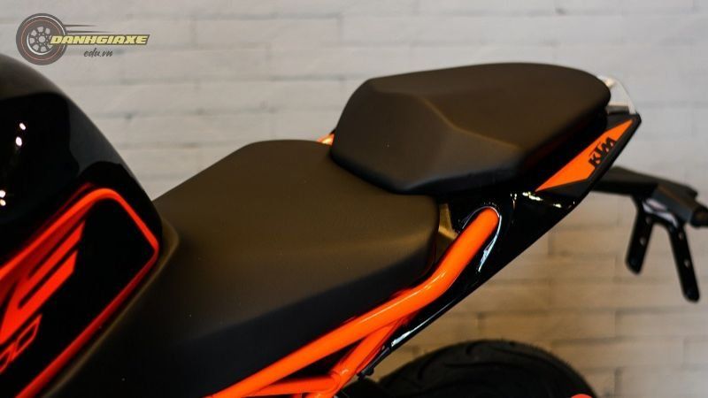 KTM Duke 200 6