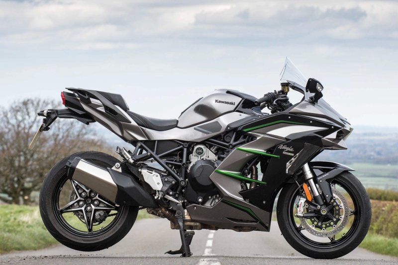 Kawasaki Ninja H2SX 8