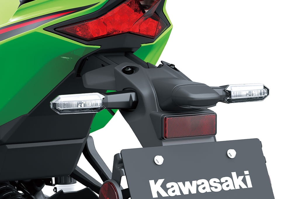 Kawasaki Ninja ZX-25R 35