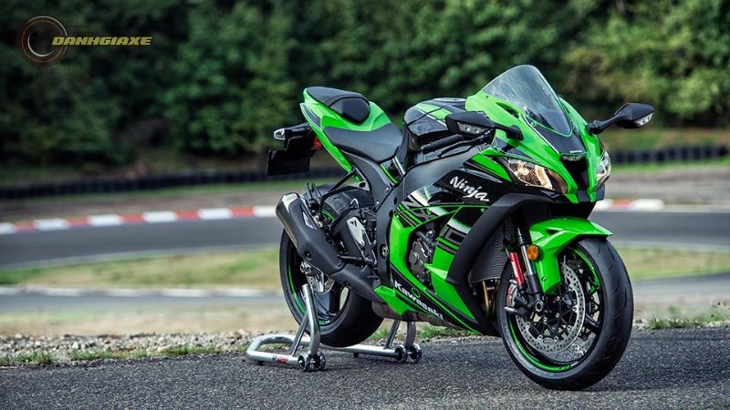 Kawasaki Ninja ZX10-R 12