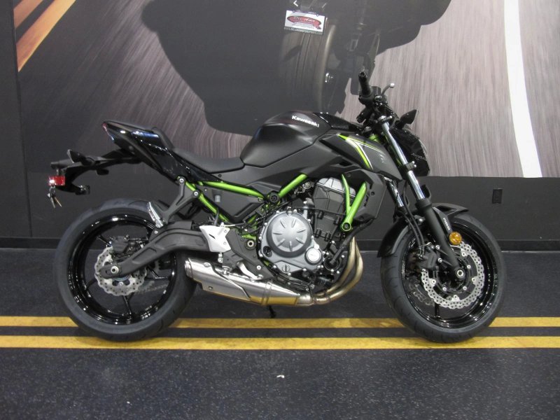 Kawasaki Z650 12