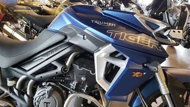 Triumph Tiger 800 2