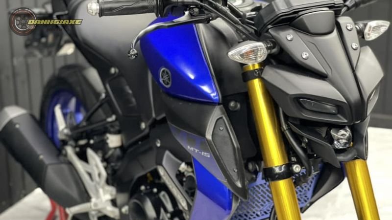 Yamaha MT-15 4