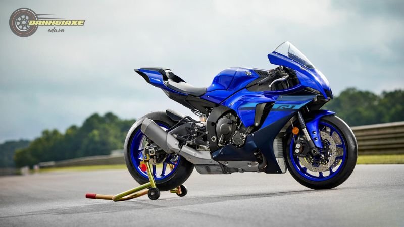 Yamaha YZF R1 7