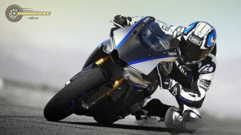 Yamaha YZF R1 4