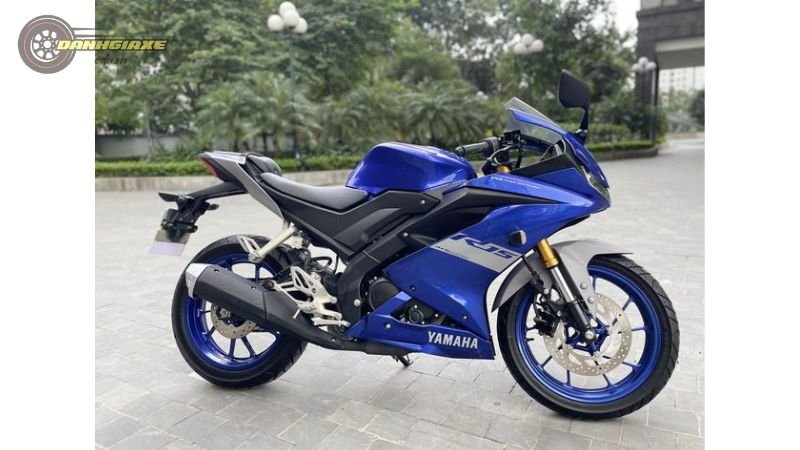 Yamaha YZF R15 1