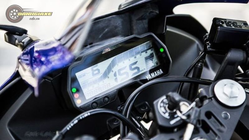 Yamaha YZF R15 13